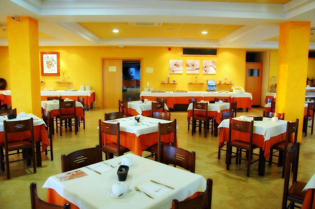 Hotel Salat Resort 레스 보르헤스 블랑케스 외부 사진